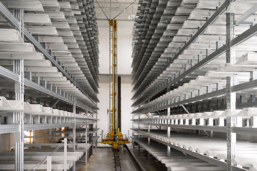 High-density storage system for fabric rolls